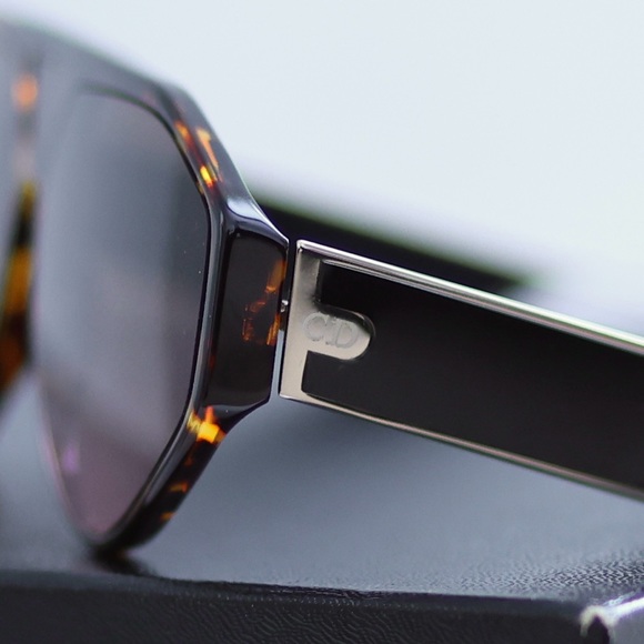 CHRISTIAN DIOR Unisex SUNGLASSES with original box